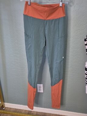 Two-Tone Athleta Leggings in Teal and Rust